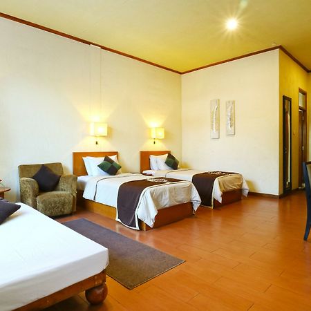 Hotel & Banquet Panorama Lembang Esterno foto